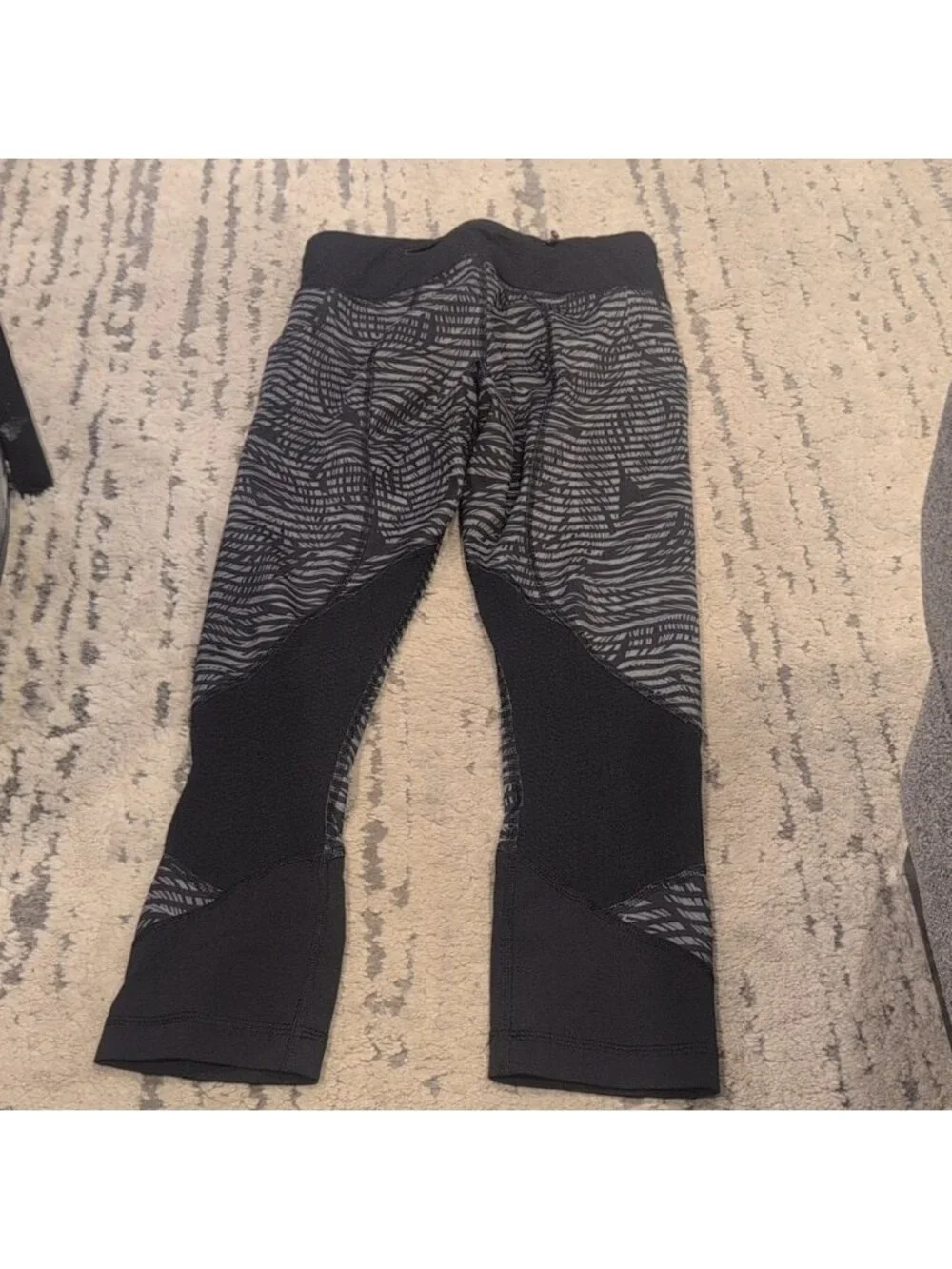 Run: Inspire Crop II *Full-On Luxtreme (Mesh)Stripe Play Slate Black / BLACK